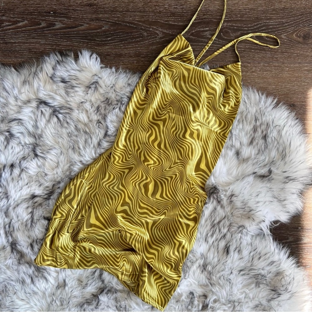 H&M chartreuse groovy swirl satin dress